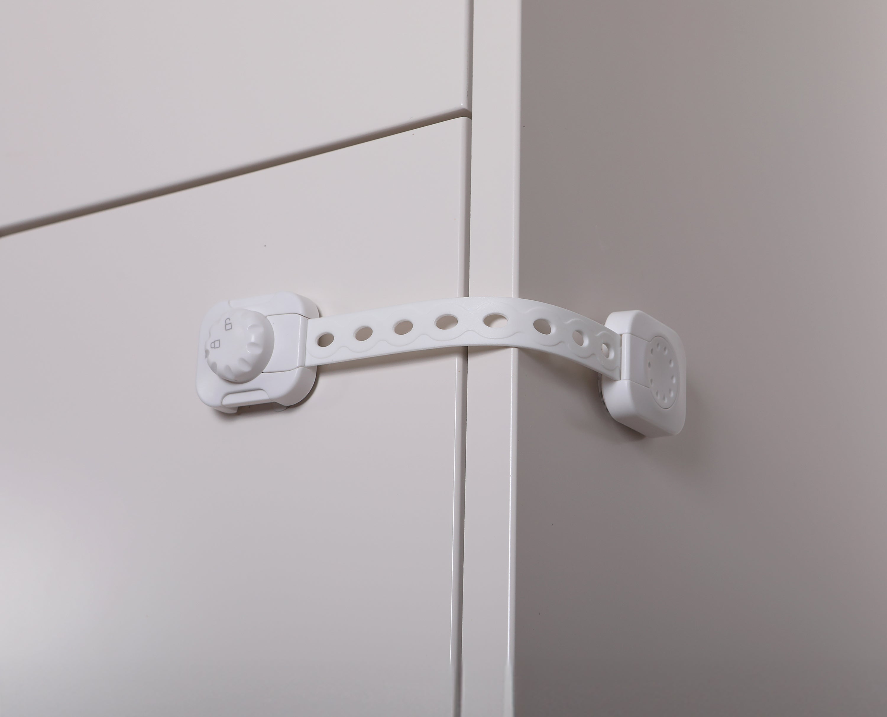 Twist 'N Lock Multi-Purpose Latch 2Pk White