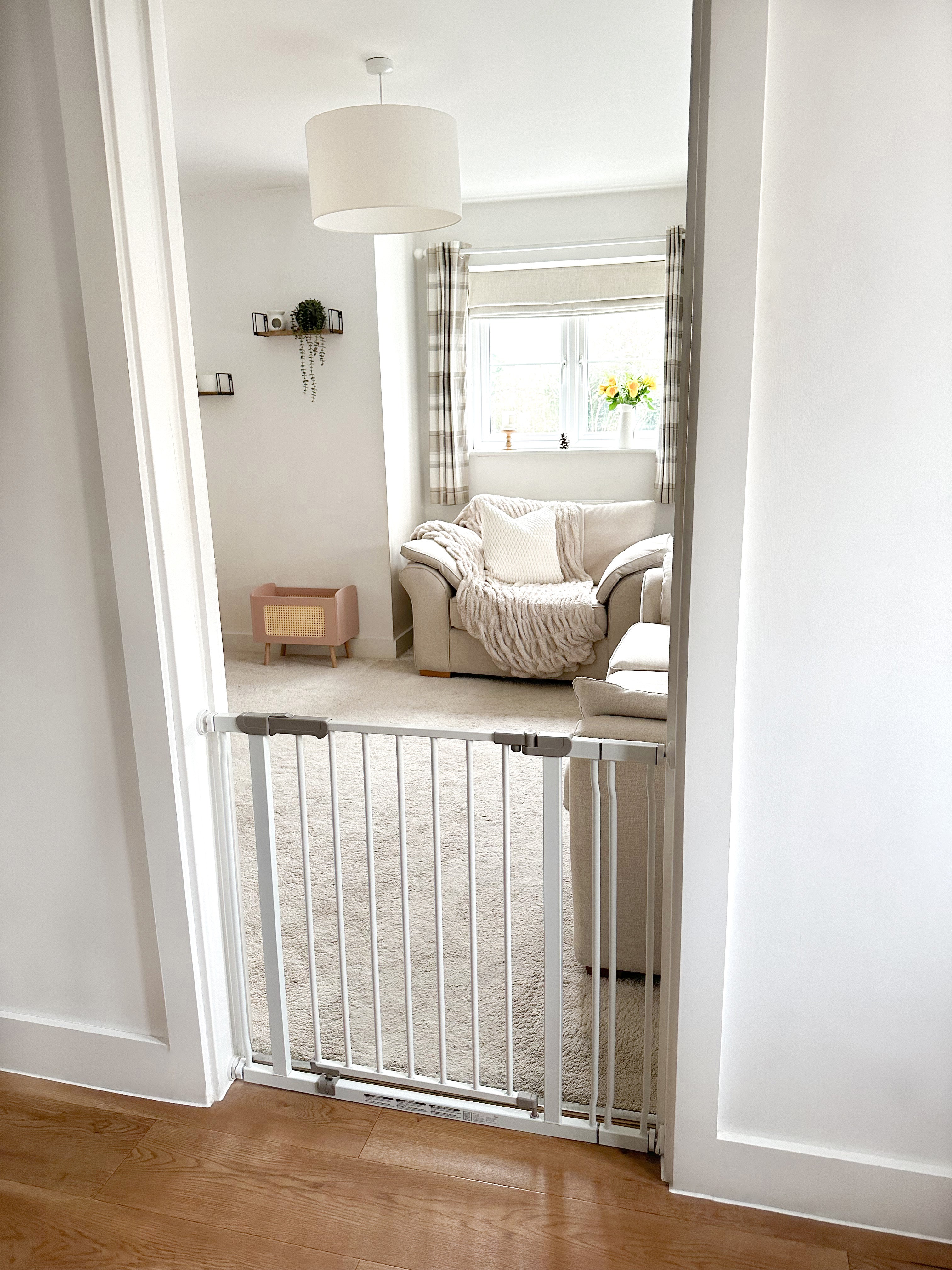 Ava Gate - White