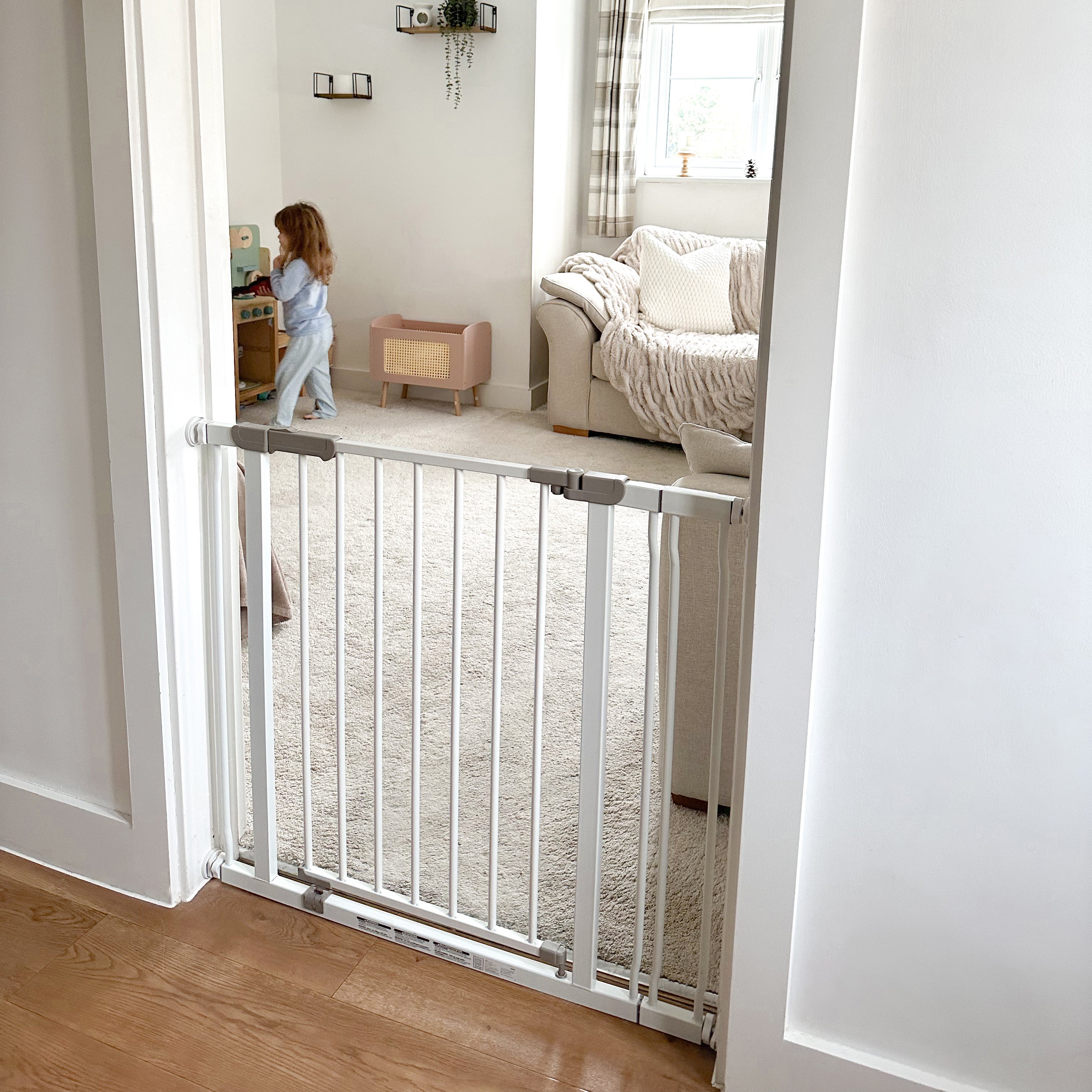 Ava Gate - White