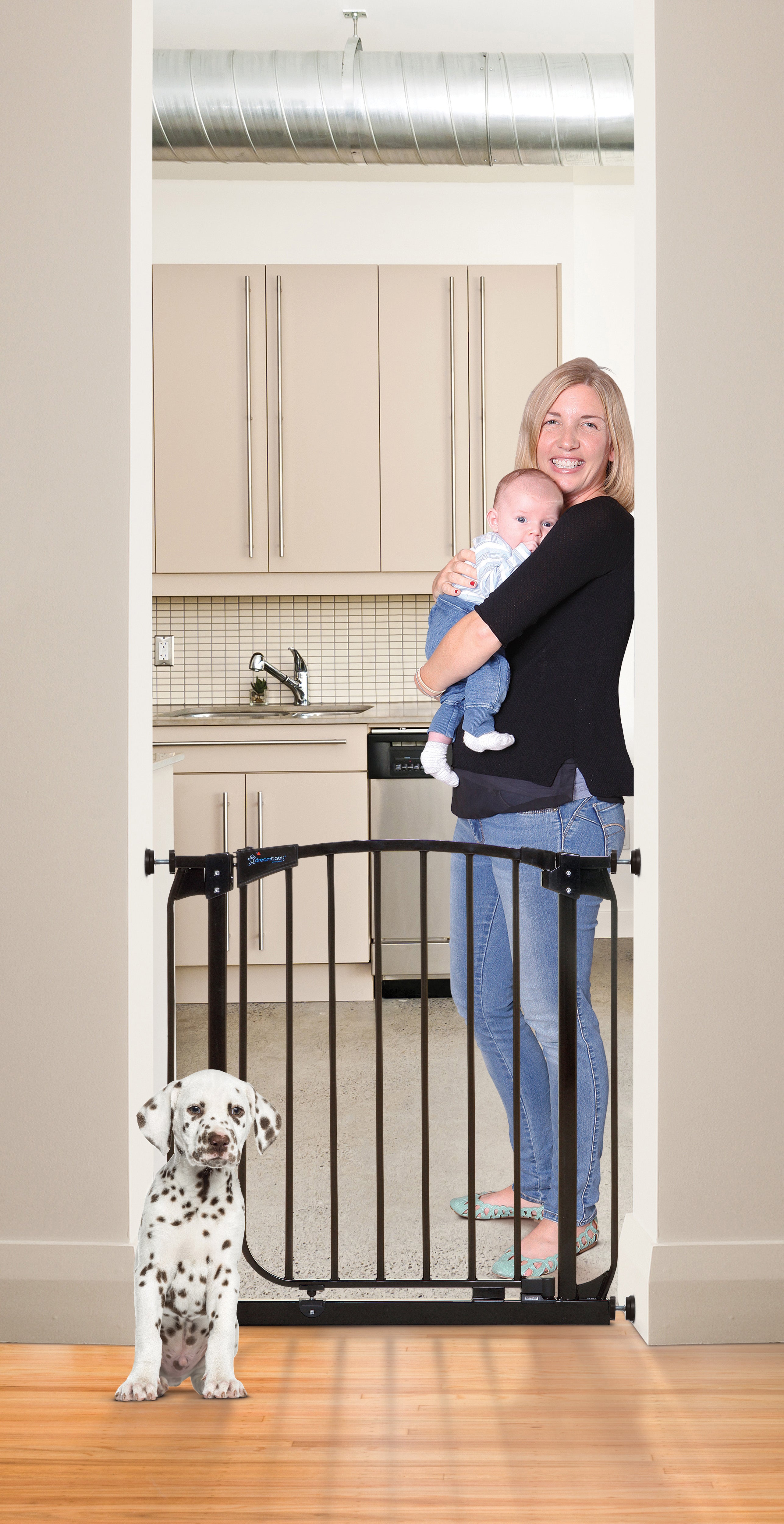 Chelsea 28-32in Auto Close Metal Baby Gate - Black