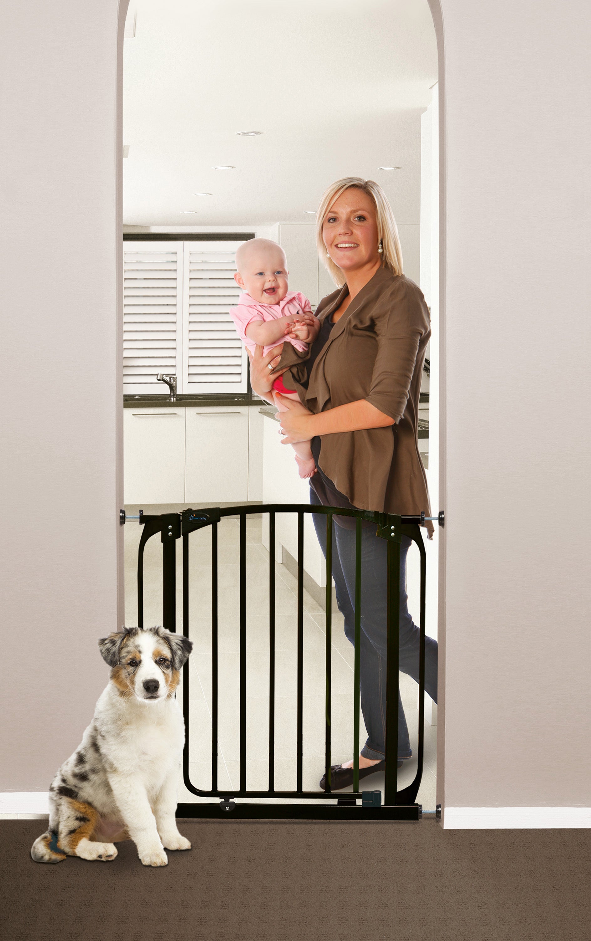 Chelsea 28-32in Auto Close Metal Baby Gate - Black