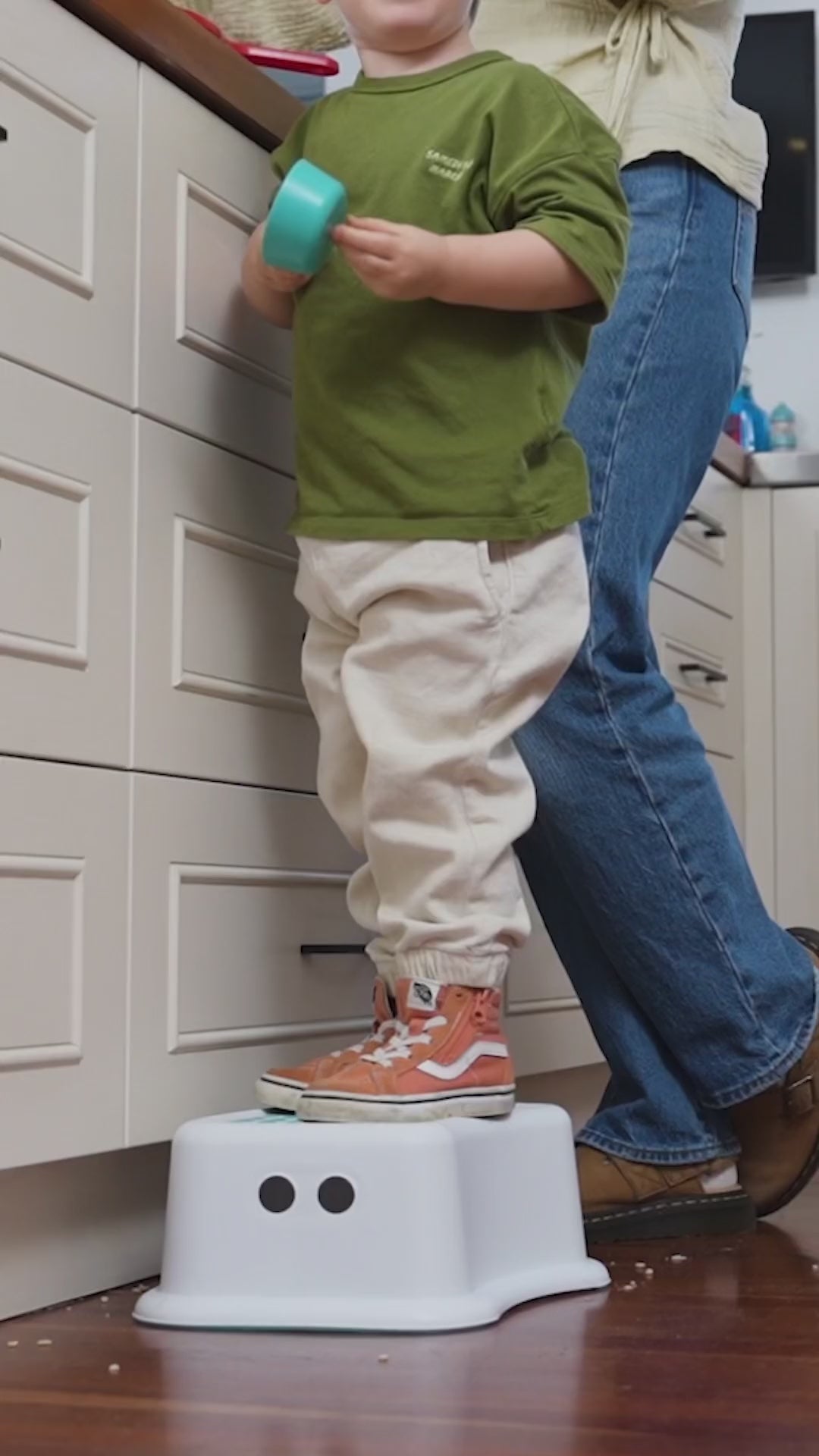 Step Stool - Aqua Dots
